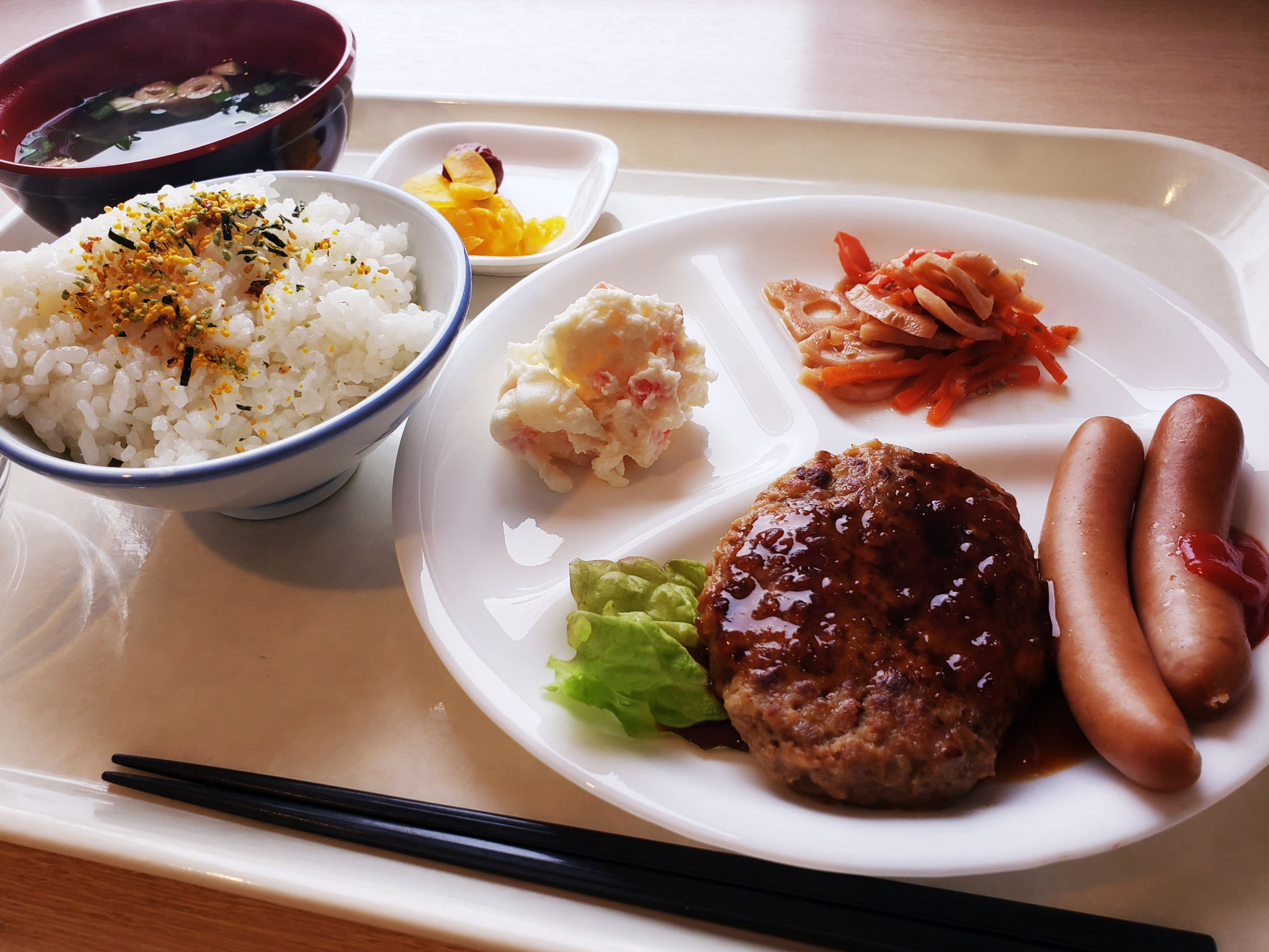 「サットイン新井」朝食