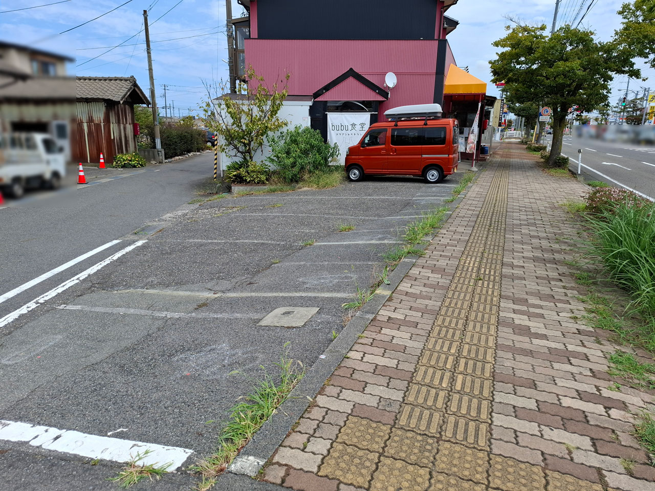 「bubu食堂コリアンレストラン」駐車場