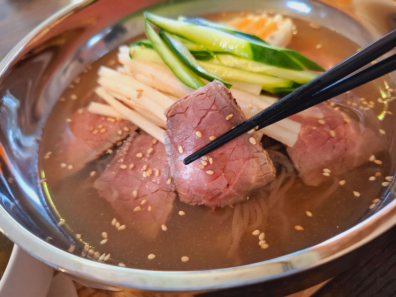 「bubu食堂コリアンレストラン」ローストビーフ冷麺