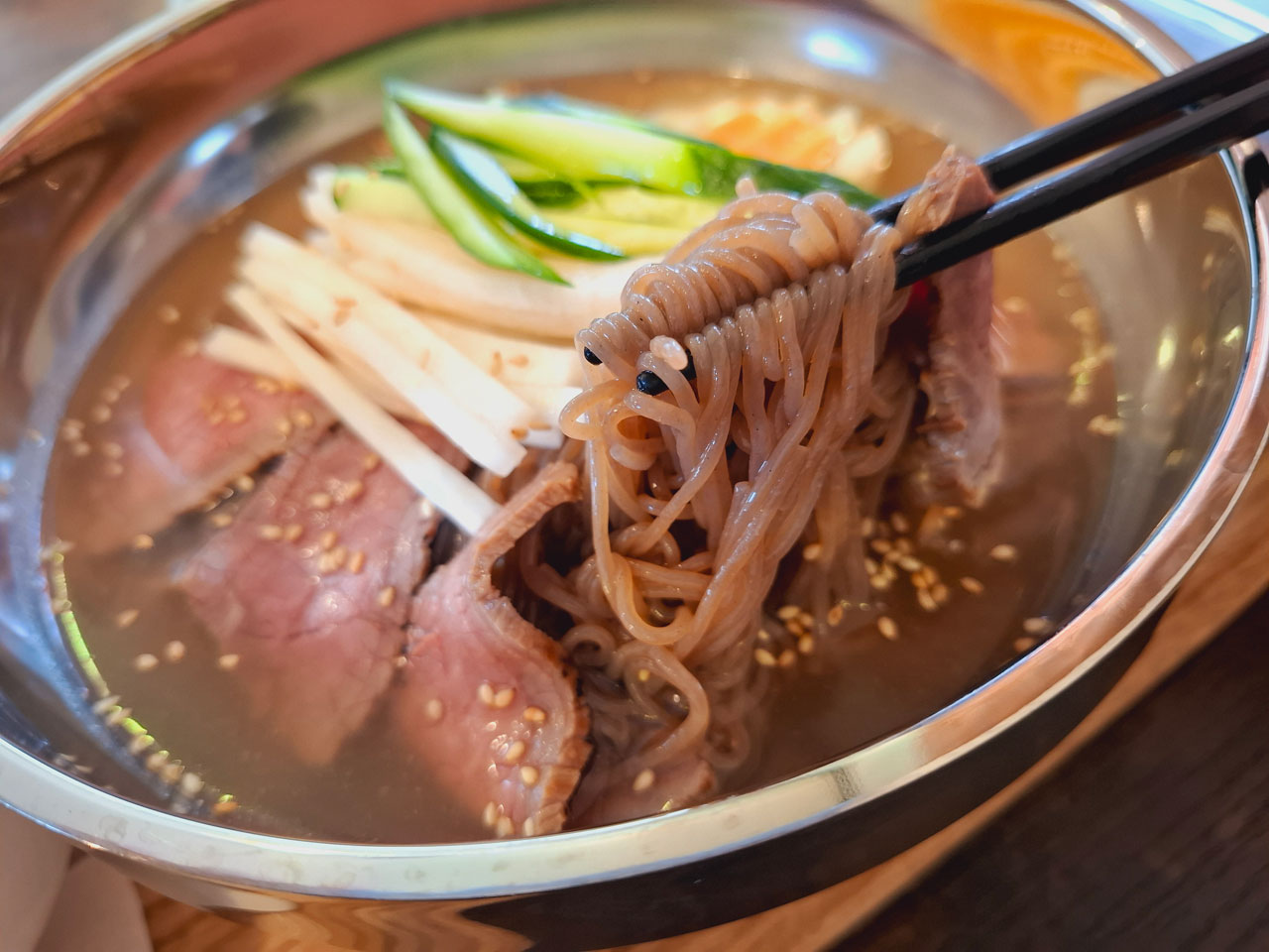 「bubu食堂コリアンレストラン」ローストビーフ冷麺