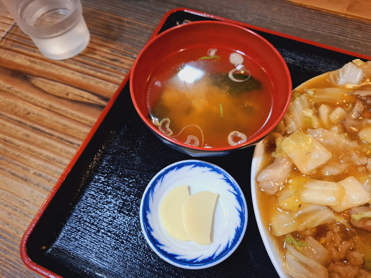 ポンポ子 味噌汁と漬物