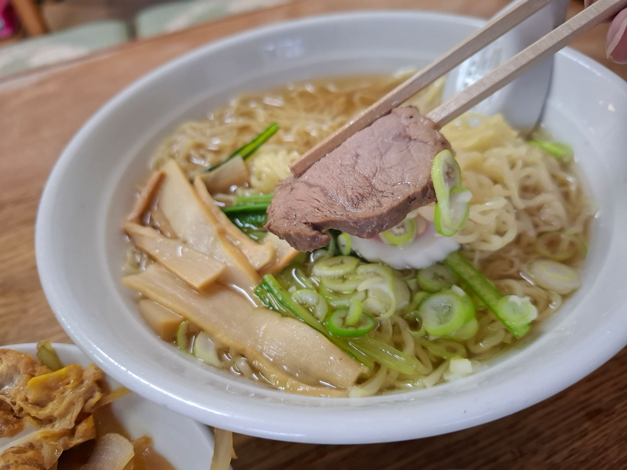 琴吹食堂のラーメンのスープ