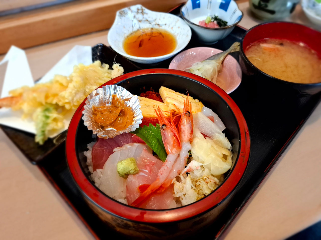 鮨豊富 生ちらし定食