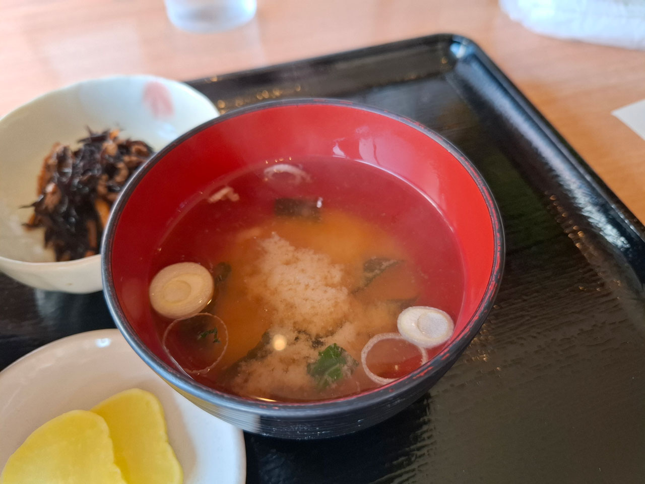 丼どん亭 味噌汁