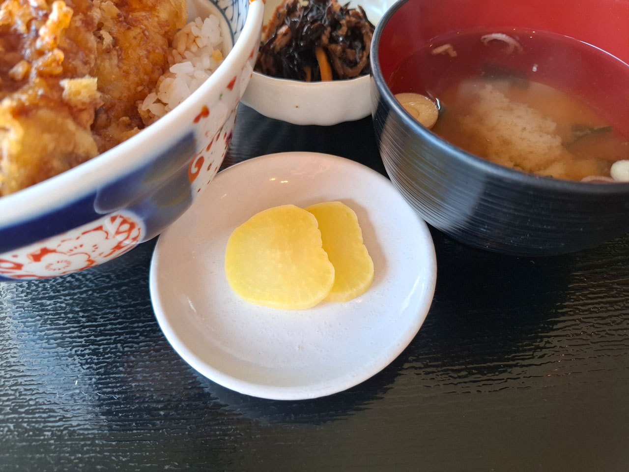 丼どん亭 たくあん