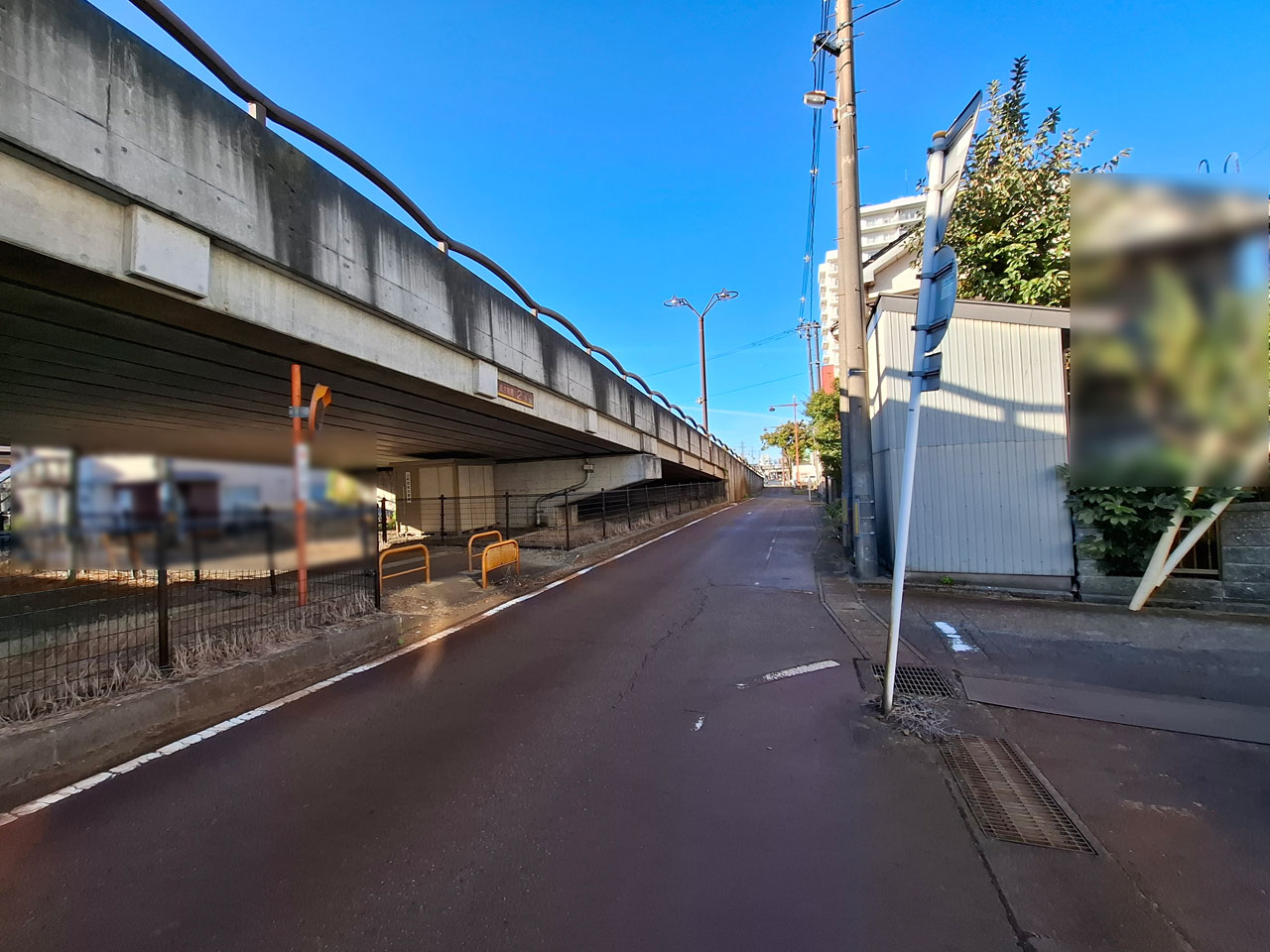 泉食堂マーポー亭 店舗前の道路