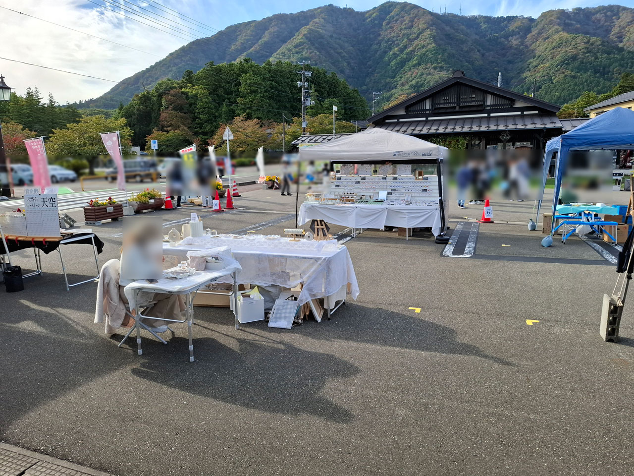 おもてなし広場テラス クラフト雑貨屋