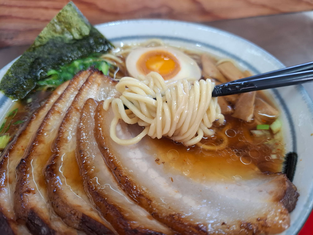 だしだ醤油ちゃーしゅー 中細ストレート麺