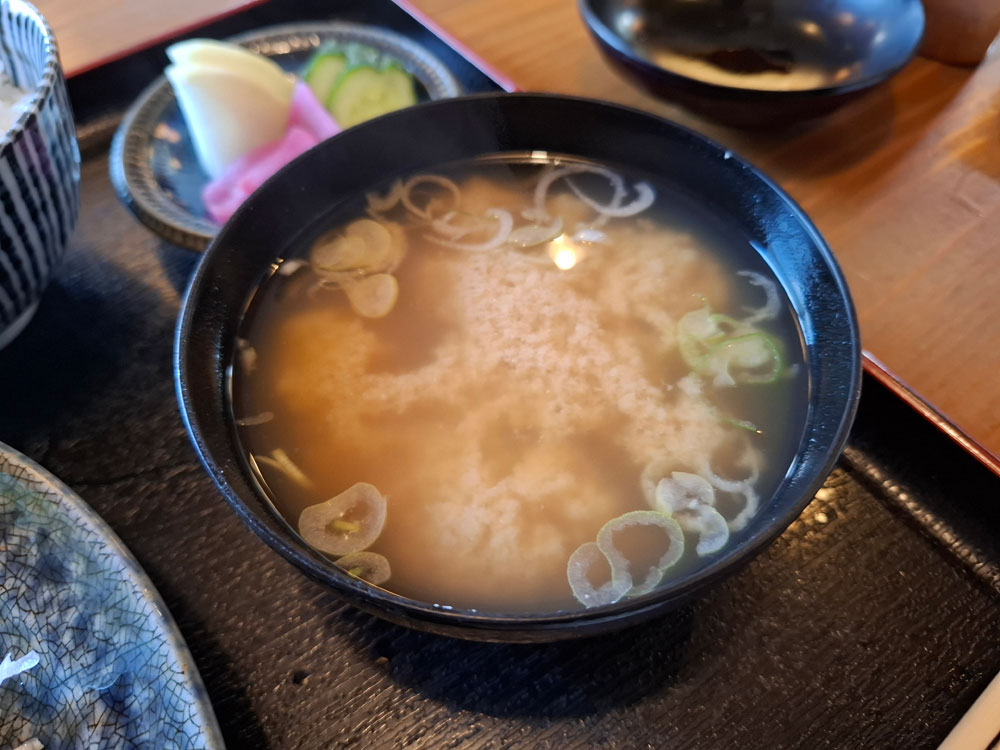 厚切りロースかつ定食 味噌汁