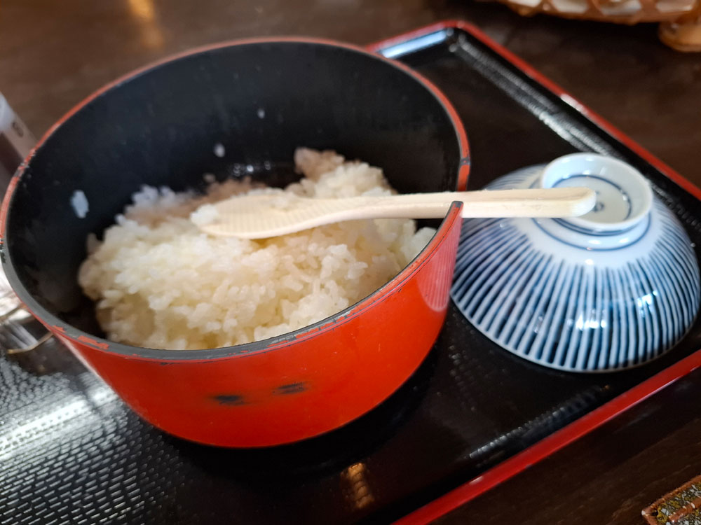 おひつ入りのご飯