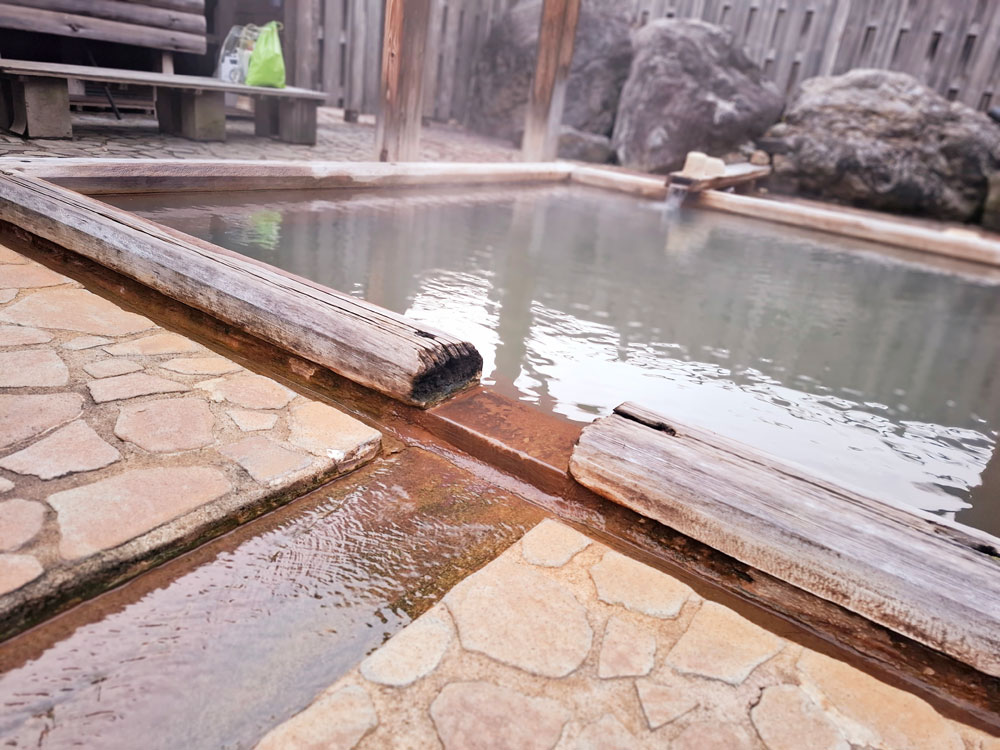 荒戸の湯 オーバーフローの様子