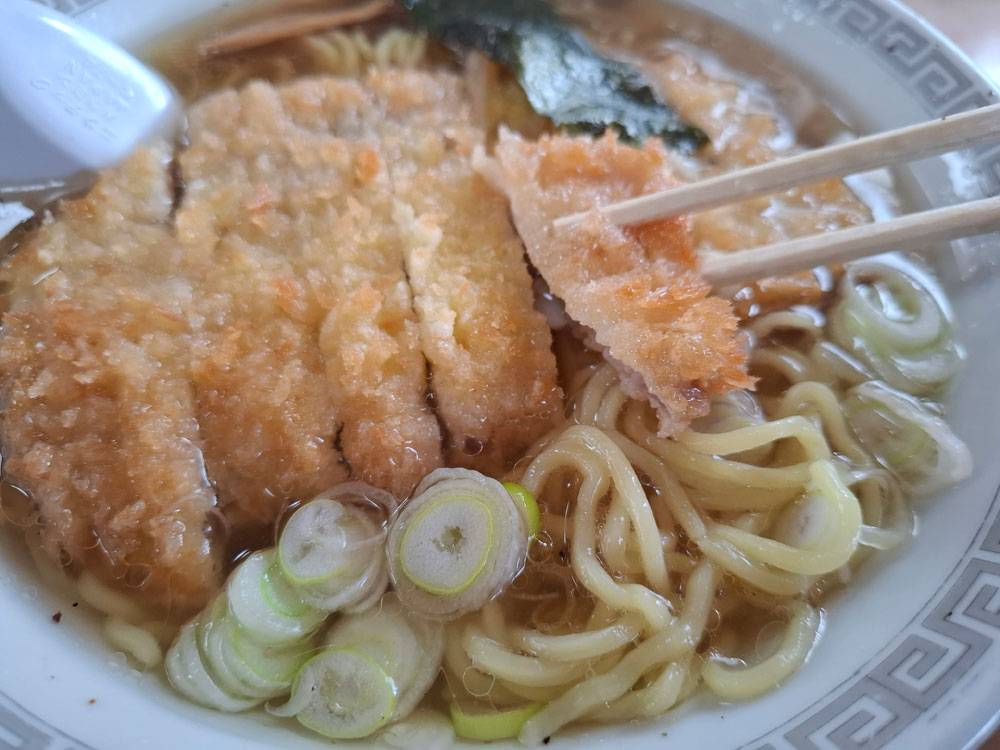 カツラーメン 大きなカツ