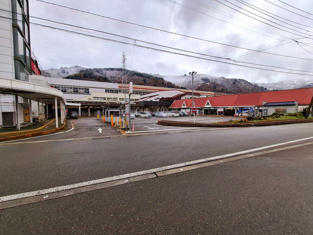 越後湯沢駅東口駅前広場駐車場